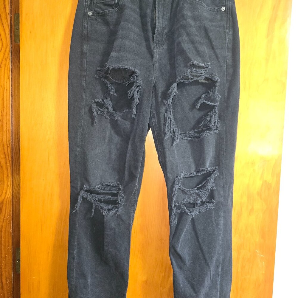 American eagle ripped mom jean